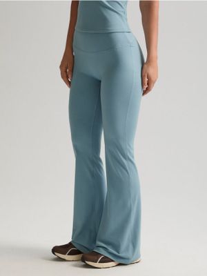 Spodnie damskie ze sklepu: Cropp w kategorii: Spodnie damskie - zdjęcie 4198BBB-532-6969_235HX-95X