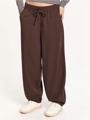 Spodnie męskie casual ze sklepu: Cropp w kategorii: Spodnie męskie - zdjęcie 4198BBB-532-6969_245HX-89X