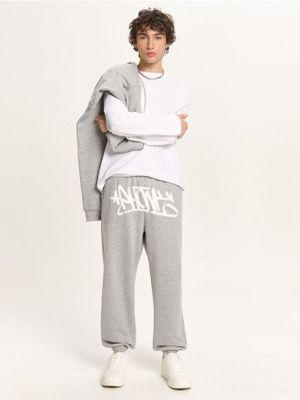 Spodnie męskie w sportowym stylu ze sklepu: Cropp w kategorii: Spodnie męskie - zdjęcie 4198BBB-532-6969_395FN-09M