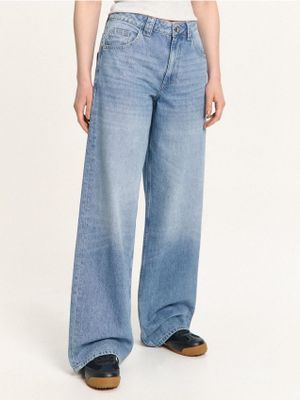 Jeansy damskie casual ze sklepu: Cropp w kategorii: Jeansy damskie - zdjęcie 4198BBB-532-6969_531HX-50J