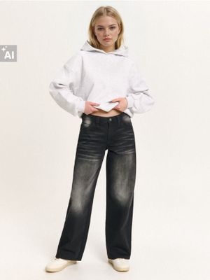 Jeansy damskie w miejskim stylu ze sklepu: Cropp w kategorii: Jeansy damskie - zdjęcie 4198BBB-532-6969_531HX-99J