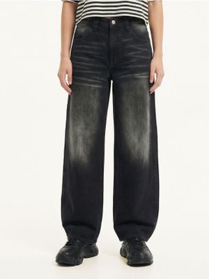 Jeansy damskie w miejskim stylu ze sklepu: Cropp w kategorii: Jeansy damskie - zdjęcie 4198BBB-532-6969_546HX-99J
