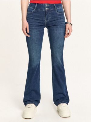 Jeansy damskie w miejskim stylu ze sklepu: Cropp w kategorii: Jeansy damskie - zdjęcie 4198BBB-532-6969_553HX-59J