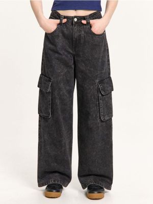 Jeansy damskie na wiosnę ze sklepu: Cropp w kategorii: Jeansy damskie - zdjęcie 4198BBB-532-6969_557HX-99M