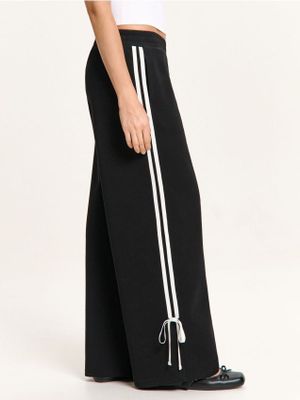 Spodnie damskie ze sklepu: Cropp w kategorii: Spodnie damskie - zdjęcie 4198BBB-532-6969_601FL-99X