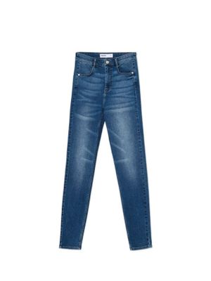 Jeansy damskie letnie ze sklepu: Cropp w kategorii: Jeansy damskie - zdjęcie 4198BBB-532-6969_759AQ-55J