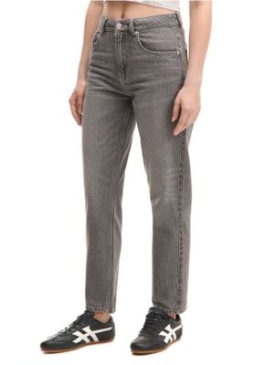 Jeansy damskie w miejskim stylu na wiosnę ze sklepu: Cropp w kategorii: Jeansy damskie - zdjęcie 4198BBB-532-6969_772FK-90J