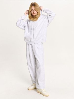 Bluza damska w stylu młodzieżowym ze sklepu: Cropp w kategorii: Bluzy damskie - zdjęcie 4198BBB-532-6969_908HW-09M