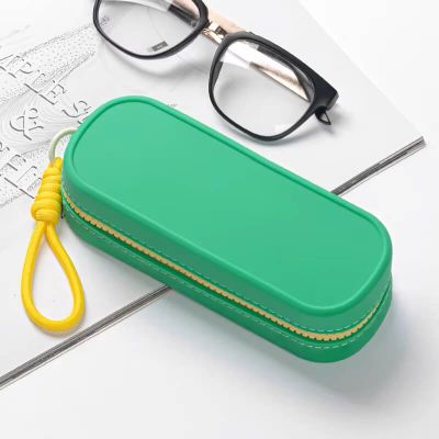 Etui ze sklepu: Stylion w kategorii: Etui - zdjęcie 4D4DD33-06F-2088_10403
