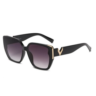 Okulary przeciwsłoneczne damskie MAXAIR ze sklepu: Stylion w kategorii: Okulary przeciwsłoneczne damskie - zdjęcie 4D4DD33-06F-2088_303