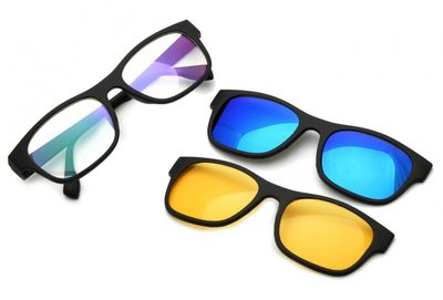 Okulary przeciwsłoneczne STYLION ze sklepu: Stylion w kategorii: Okulary przeciwsłoneczne męskie - zdjęcie 4D4DD33-06F-2088_3129
