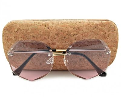 Okulary przeciwsłoneczne damskie ze sklepu: Stylion w kategorii: Okulary przeciwsłoneczne damskie - zdjęcie 4D4DD33-06F-2088_4566
