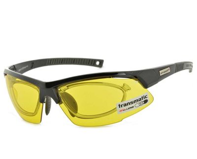 Okulary przeciwsłoneczne ze sklepu: Stylion w kategorii: Okulary przeciwsłoneczne męskie - zdjęcie 4D4DD33-06F-2088_4721