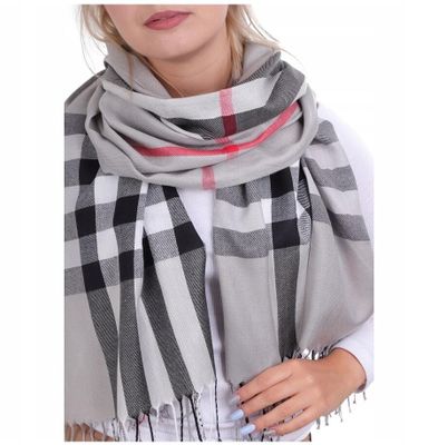 Szalik/chusta ze sklepu: Stylion w kategorii: Szaliki i chusty damskie - zdjęcie 4D4DD33-06F-2088_4856