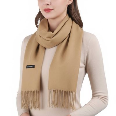 Szalik/chusta ze sklepu: Stylion w kategorii: Szaliki i chusty damskie - zdjęcie 4D4DD33-06F-2088_7797