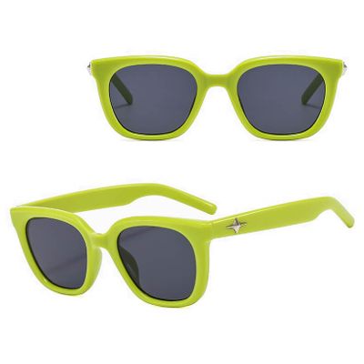 Okulary przeciwsłoneczne ze sklepu: Stylion w kategorii: Okulary przeciwsłoneczne męskie - zdjęcie 4D4DD33-06F-2088_8540