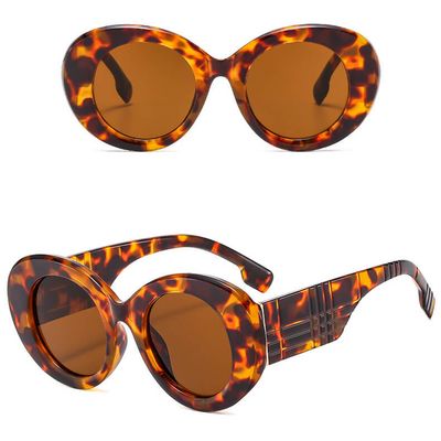 Okulary przeciwsłoneczne damskie STYLION ze sklepu: Stylion w kategorii: Okulary przeciwsłoneczne damskie - zdjęcie 4D4DD33-06F-2088_8573