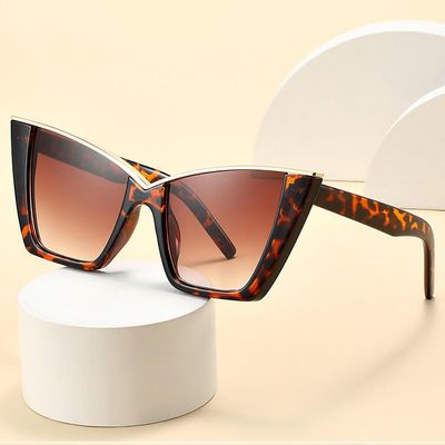 Okulary przeciwsłoneczne damskie ze sklepu: Stylion w kategorii: Okulary przeciwsłoneczne damskie - zdjęcie 4D4DD33-06F-2088_8588