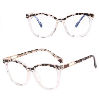 Okulary korekcyjne damskie ze sklepu: Stylion w kategorii: Okulary korekcyjne damskie - zdjęcie 4D4DD33-06F-2088_8758