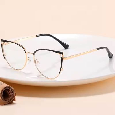 Okulary korekcyjne damskie ze sklepu: Stylion w kategorii: Okulary korekcyjne damskie - zdjęcie 4D4DD33-06F-2088_8889