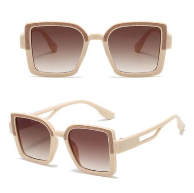 Okulary przeciwsłoneczne damskie ze sklepu: Stylion w kategorii: Okulary przeciwsłoneczne damskie - zdjęcie 4D4DD33-06F-2088_9444