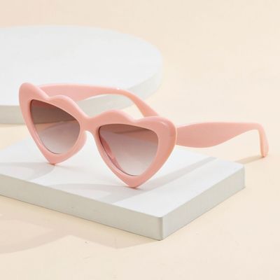 Okulary przeciwsłoneczne damskie ze sklepu: Stylion w kategorii: Okulary przeciwsłoneczne damskie - zdjęcie 4D4DD33-06F-2088_9455