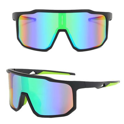Okulary przeciwsłoneczne ze sklepu: Stylion w kategorii: Okulary przeciwsłoneczne męskie - zdjęcie 4D4DD33-06F-2088_9787