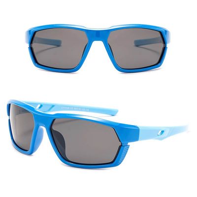 Okulary przeciwsłoneczne STYLION ze sklepu: Stylion w kategorii: Okulary przeciwsłoneczne męskie - zdjęcie 4D4DD33-06F-2088_9965