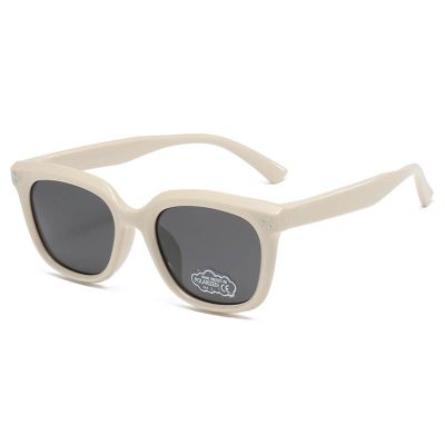 STYLION - Okulary przeciwsłoneczne dziecięce ze sklepu: Stylion w kategorii: Okulary przeciwsłoneczne dziecięce - zdjęcie 4D4DD33-06F-2088_9970
