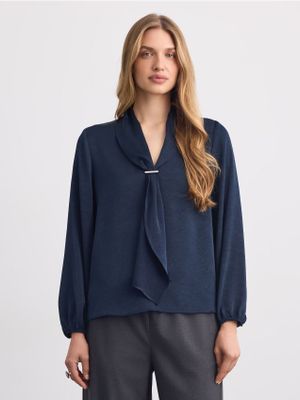 Bluzka damska na jesień Mohito ze sklepu: Mohito w kategorii: Bluzki damskie - zdjęcie 55A556F-010-6967_010LA