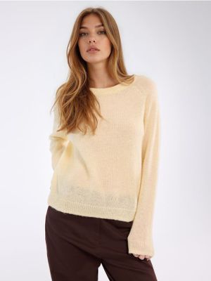 Sweter damski na zimę Mohito ze sklepu: Mohito w kategorii: Swetry damskie - zdjęcie 55A556F-010-6967_015IP
