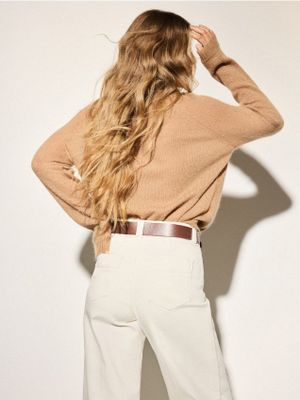 Sweter damski na zimę Mohito ze sklepu: Mohito w kategorii: Swetry damskie - zdjęcie 55A556F-010-6967_015IP