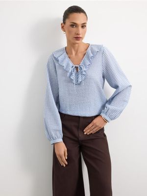 Bluzka damska casual Mohito ze sklepu: Mohito w kategorii: Bluzki damskie - zdjęcie 55A556F-010-6967_049JT