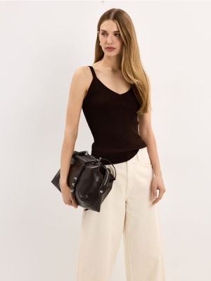 Bluzka damska casual Mohito ze sklepu: Mohito w kategorii: Bluzki damskie - zdjęcie 55A556F-010-6967_061IP