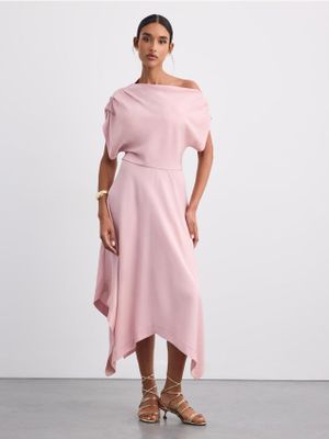 Sukienka casualowa Mohito ze sklepu: Mohito w kategorii: Sukienki - zdjęcie 55A556F-010-6967_083KU