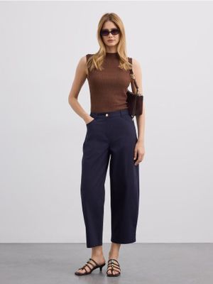 Mohito - Spodnie damskie retro ze sklepu: Mohito w kategorii: Spodnie damskie - zdjęcie 55A556F-010-6967_131KZ