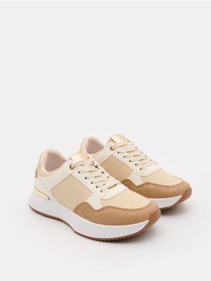 Buty sportowe damskie na wiosnę Mohito ze sklepu: Mohito w kategorii: Buty sportowe damskie - zdjęcie 55A556F-010-6967_185JA