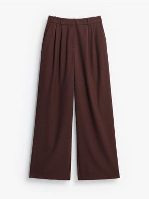 Mohito - Spodnie damskie w stylu retro ze sklepu: Mohito w kategorii: Spodnie damskie - zdjęcie 55A556F-010-6967_186IH