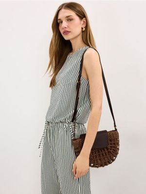 Mohito - Bluzka damska casual na wiosnę ze sklepu: Mohito w kategorii: Bluzki damskie - zdjęcie 55A556F-010-6967_198IM