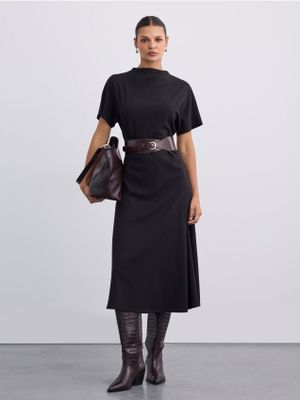 Sukienka elegancka Mohito ze sklepu: Mohito w kategorii: Sukienki - zdjęcie 55A556F-010-6967_259KT