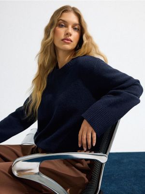Sweter damski casual Mohito ze sklepu: Mohito w kategorii: Swetry damskie - zdjęcie 55A556F-010-6967_330AC
