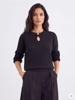 Sweter damski na zimę Mohito ze sklepu: Mohito w kategorii: Swetry damskie - zdjęcie 55A556F-010-6967_350LD