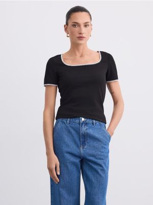 Bluzka damska na wiosnę Mohito ze sklepu: Mohito w kategorii: Bluzki damskie - zdjęcie 55A556F-010-6967_377LE