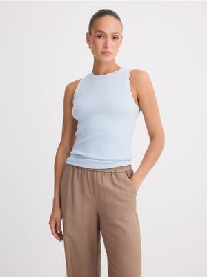 Bluzka damska letnia casual Mohito ze sklepu: Mohito w kategorii: Bluzki damskie - zdjęcie 55A556F-010-6967_378LE