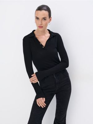 Bluzka damska casual na jesień Mohito ze sklepu: Mohito w kategorii: Bluzki damskie - zdjęcie 55A556F-010-6967_387CA