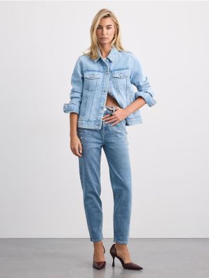 Jeansy damskie na wiosnę Mohito ze sklepu: Mohito w kategorii: Jeansy damskie - zdjęcie 55A556F-010-6967_433CZ