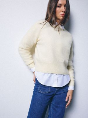 Sweter damski na zimę Mohito ze sklepu: Mohito w kategorii: Swetry damskie - zdjęcie 55A556F-010-6967_435EQ