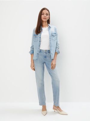 Jeansy damskie Mohito ze sklepu: Mohito w kategorii: Jeansy damskie - zdjęcie 55A556F-010-6967_437CZ