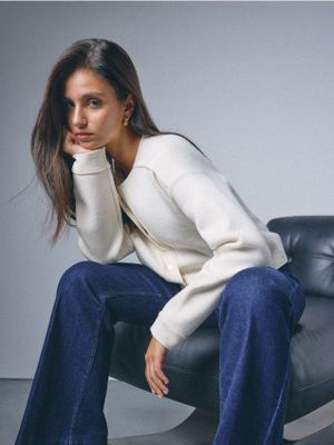 Sweter damski casualowy Mohito ze sklepu: Mohito w kategorii: Swetry damskie - zdjęcie 55A556F-010-6967_440EQ