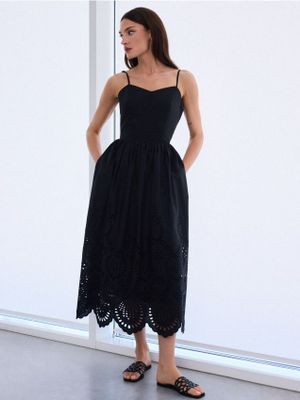 Sukienka casual Mohito ze sklepu: Mohito w kategorii: Sukienki - zdjęcie 55A556F-010-6967_465KE
